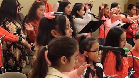 Children S Choir Singing Spanish In A Parish In Oregon Youtube
