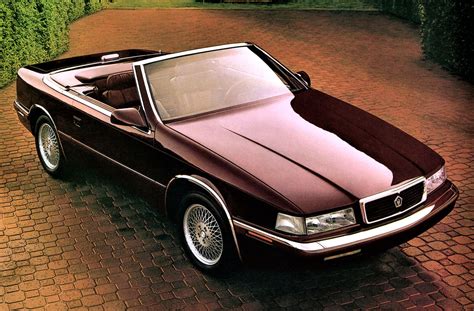 Chrysler TC by Maserati: Unveiling the Unique Blend of Classic and Luxury