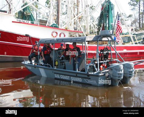 Coast Guard Personnel And Civilian Operations 26 Hk 72 2 Civilian