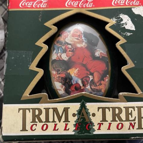 Coca Cola Holiday 99 Coca Cola Trim A Tree Collection Santa Tin