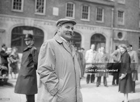 Comedian Jimmy Edwards Outside Bow Street Police Station London News