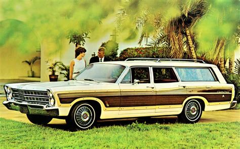 Country Squire Station Wagon: The Perfect Blend of Classic Comfort and Practical Space