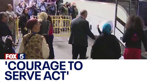 Courage To Serve Act Would Allow Migrants To Serve In Military In Order To Get Citizenship