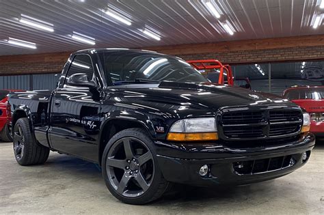 Dodge Dakota RT: The Ultimate Power and Style Showdown