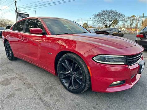 Dodge Sedan 2017: A Comprehensive Review of Features and Performance