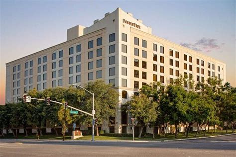 Discover Doubletree SNA's Unique Hotel Experience