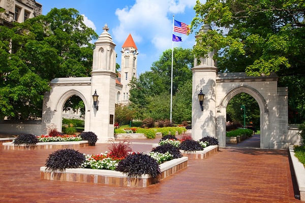 Download Sunset At The Indiana University Bloomington Gates Wallpaper