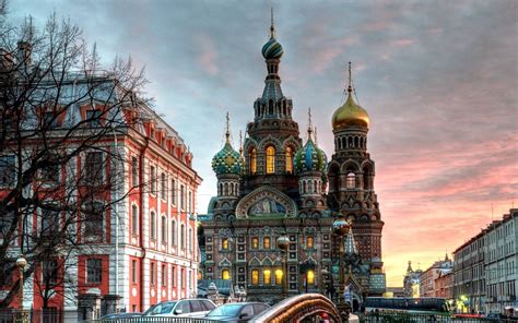 Download The Magical Street Attractions Of Saint Petersburg Russia