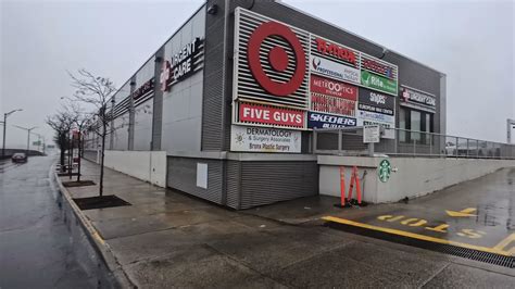 Driving Tour Of Throggs Neck Shopping Center Bronx Ny Vlog Rainy