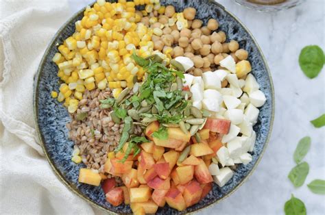 Easy Vegetarian Corn And Peach Salad With Farro Greenletes Easy Vegetarian Corn And Peach Salad With Farro Greenletes