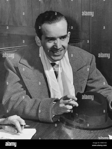 Edward R Murrow 1941 Stock Photo Alamy