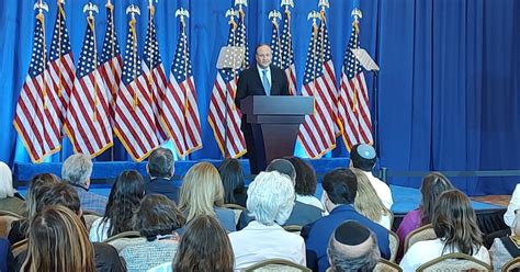 Emhoff Denounces Trump In Pittsburgh Speech Says Harris Will Be Unwavering Friend To Israel 90 5 Wesa