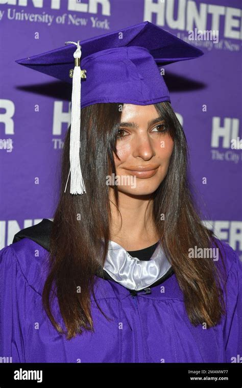 Emily Ratajkowski Delivers The Hunter College Winter Commencement Emily Ratajkowski Delivers The Hunter College Winter Commencement