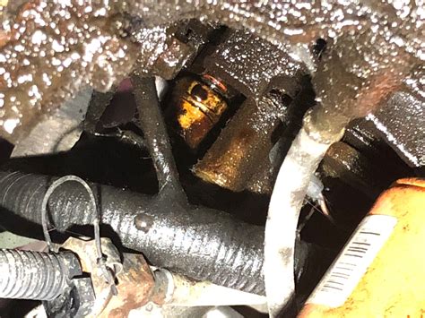 Signs of an Engine Oil Leak and How to Fix It Quickly