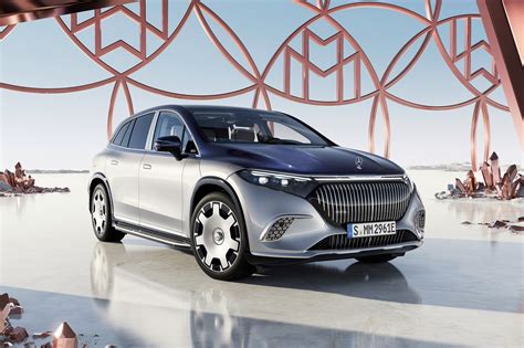 Ev Opulence Aplenty The 2024 Mercedes Maybach Eqs Suv Edmunds