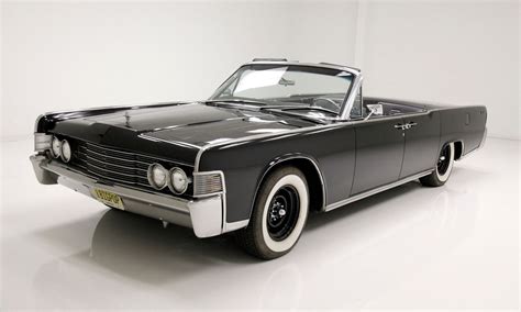 Exploring The Elegance Of The 1965 Lincoln Continental Convertible