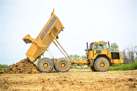 Exploring The Industries And Equipment Of Heavy Machine Operator Jobs Performance Training Solutions Heavy Equipment Training Crane Operator School