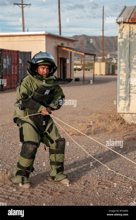 Explosive Ordnance Disposal Team Leader Sgt Walter Pablo 741St Od Co Eod Attempts To Remotely Move A Hazard While Clearing A Simulated Cache Oct 11 At Fort Bliss Texas Eod Teams Participated