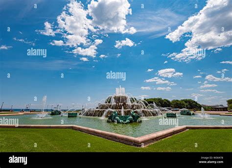 Famous Buckingham Fountain At Chicago Grant Park Chicago Usa June
