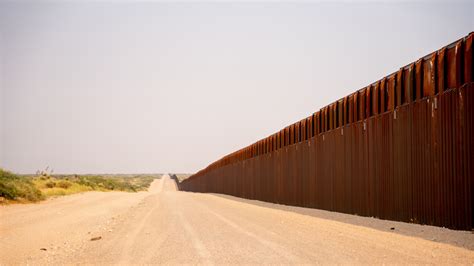 Federal Judge Blocks Trump Amp 39 S Asylum Ban For Migrants At Southern Border