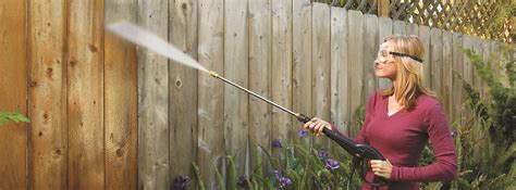 Best Tips for Using a Fence Cleaner to Boost Your Curb Appeal