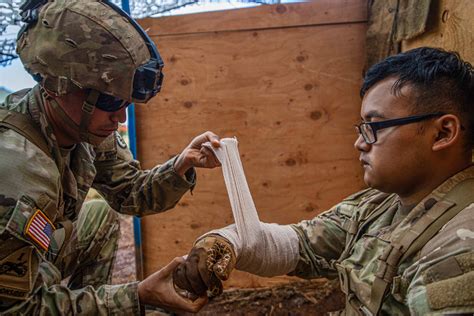 Field Combat Medics Careers In The Military