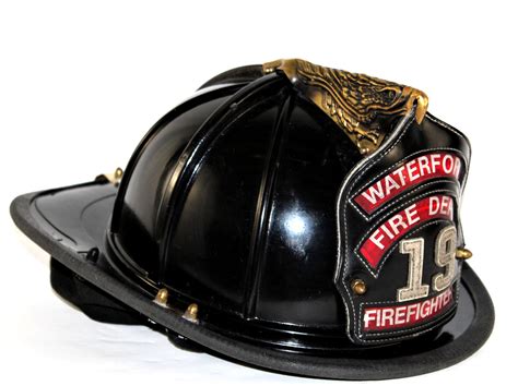 Firefighter S Helmet Wikipedia