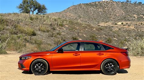 First Drive Review 2022 Honda Civic Si Toes The Line For Affordable Sport Sedans First Drive Review 2022 Honda Civic Si Toes The Line For Affordable Sport Sedans