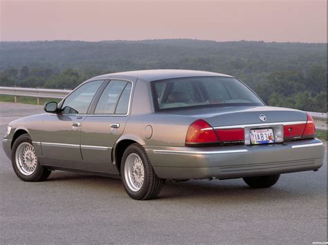 Ford Grand Marquis 2002: Complete Buying and Maintenance Guide