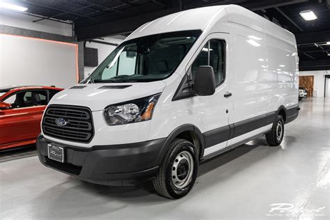 Top Benefits of Buying Ford Transit Used for Your Business