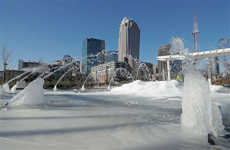 Fountains Freeze Over Across The South As Powerful Storm Moves Through Florida Georgia South Carolina Abc News