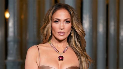 From Skin To Nails How Jennifer Lopez Looks So Insanely Good At 55 Vogue
