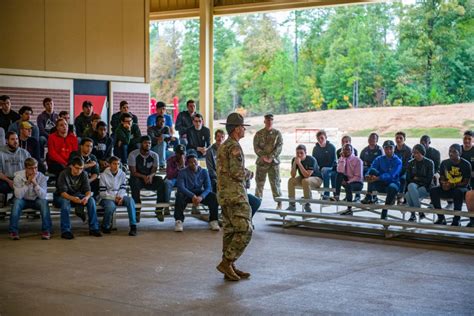 Future Soldiers Get Close Look At Basic Training During Visit To Fort Benning Article The United States Army