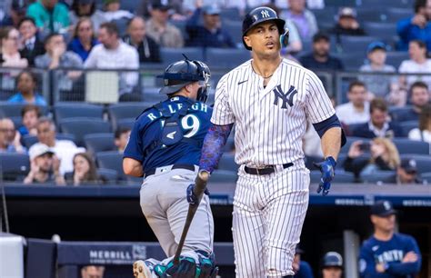 Giancarlo Stanton Suffers Through Another 0 Fer In Yankees Amp 39 Loss