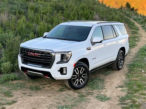 GMC Yukon 2022 Review: Features, Pricing, and Expert Insights