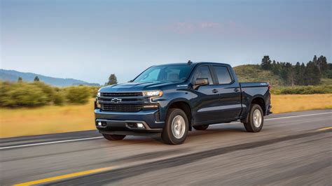 Top 10 Good Gas Mileage Trucks for Fuel Efficiency in 2024