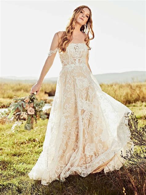 Gowns For Garden Wedding