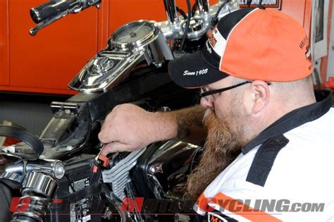 Harley Davidson Offers Motorcycle Battery Charging Advice