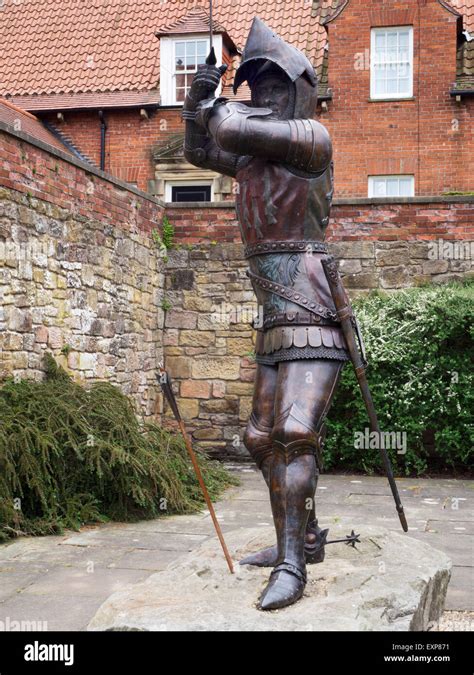 Harry Hotspur Statue Fotos Und Bildmaterial In Hoher Aufl Sung Alamy Harry Hotspur Statue Fotos Und Bildmaterial In Hoher Aufl Sung Alamy