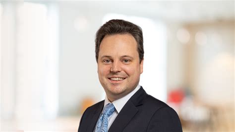 Henning Huenteler Management Consultant Bain Company Henning Huenteler Management Consultant Bain Company