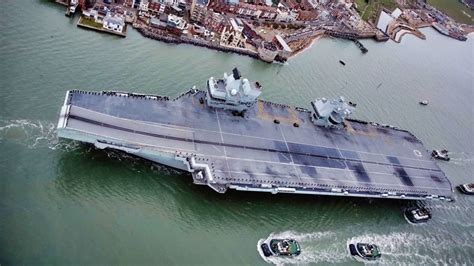 Hms Queen Elizabeth The Uk Amp 39 S Newest Aircraft Carrier Arrives In