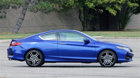 Honda Accord Coupe 2017: A Complete Review of Features and Performance