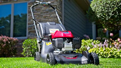 Top Benefits of Using a Honda Gas Lawn Mower for Your Yard