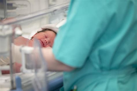 How To Become A Neonatal Nurse Nicu Nurse In The Usa Shiftmed Blog
