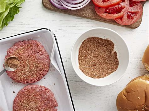 How To Perfectly Season Ground Beef For The Ultimate Juicy Burgers