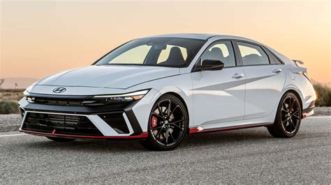 Hyundai Elantra Reviews: What Buyers Are Saying in 2024