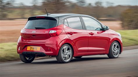 Top Reasons to Choose a Hyundai Small Car for City Driving