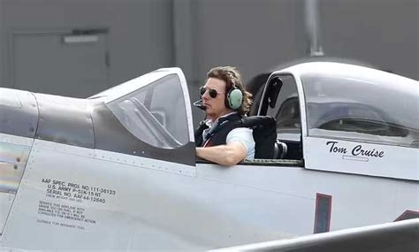 In Photos Tom Cruise Flew His P 51 Mustang At Naples Airport In 2023