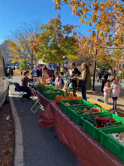 Innovating School Community Health Medford S Mobile Farmers Market Experience New Entry Sustainable Farming Project