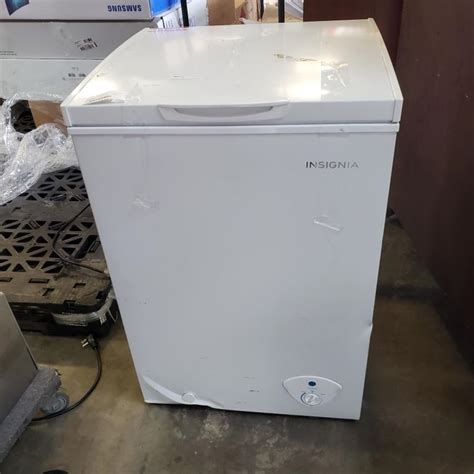 Insignia 3 5 Cu Ft Garage Ready Chest Freezer White Ns Cz35wh3 Best Buy Insignia 3 5 Cu Ft Garage Ready Chest Freezer White Ns Cz35wh3 Best Buy